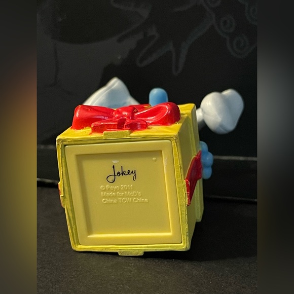 Jokey Smurf Toy Figure ~ 2011 McDonald's Happy Meal - Picture 5 of 5